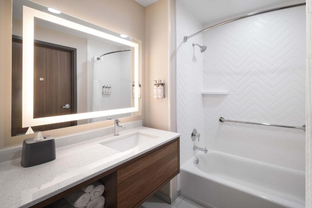Holiday Inn Montgomery South Airport Image 7